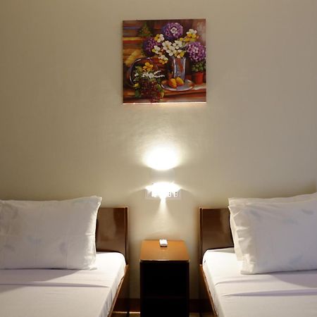 Jun'S Inn Oslob Εξωτερικό φωτογραφία